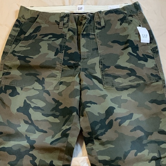 NWT GAP  girlfriend chino - Picture 2 of 7